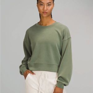 Perfectly Oversized Cropped Crew 
Softstreme - Green Twill